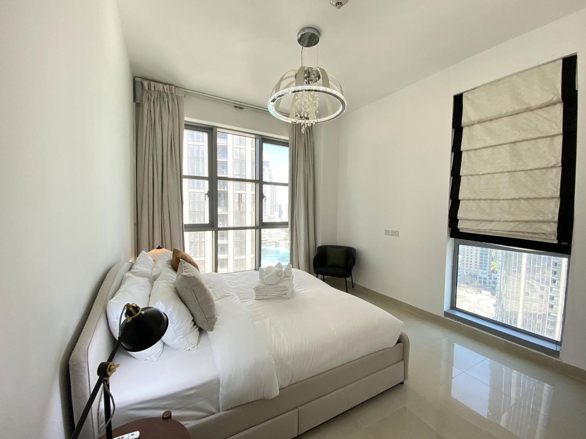 Lux Bnb Standpoint Tower Burj & Fountain Views Дубай Екстериор снимка