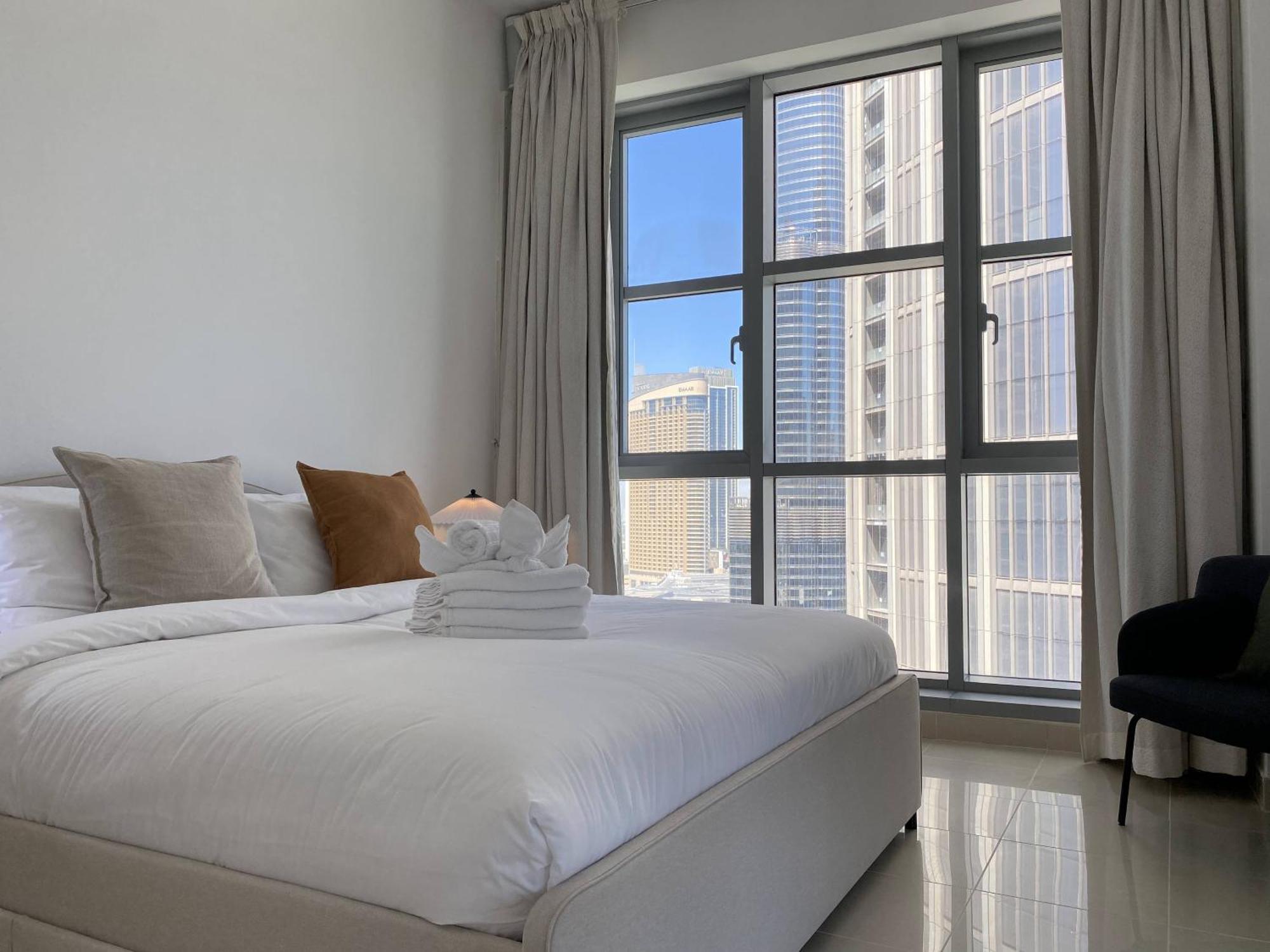 Lux Bnb Standpoint Tower Burj & Fountain Views Дубай Екстериор снимка
